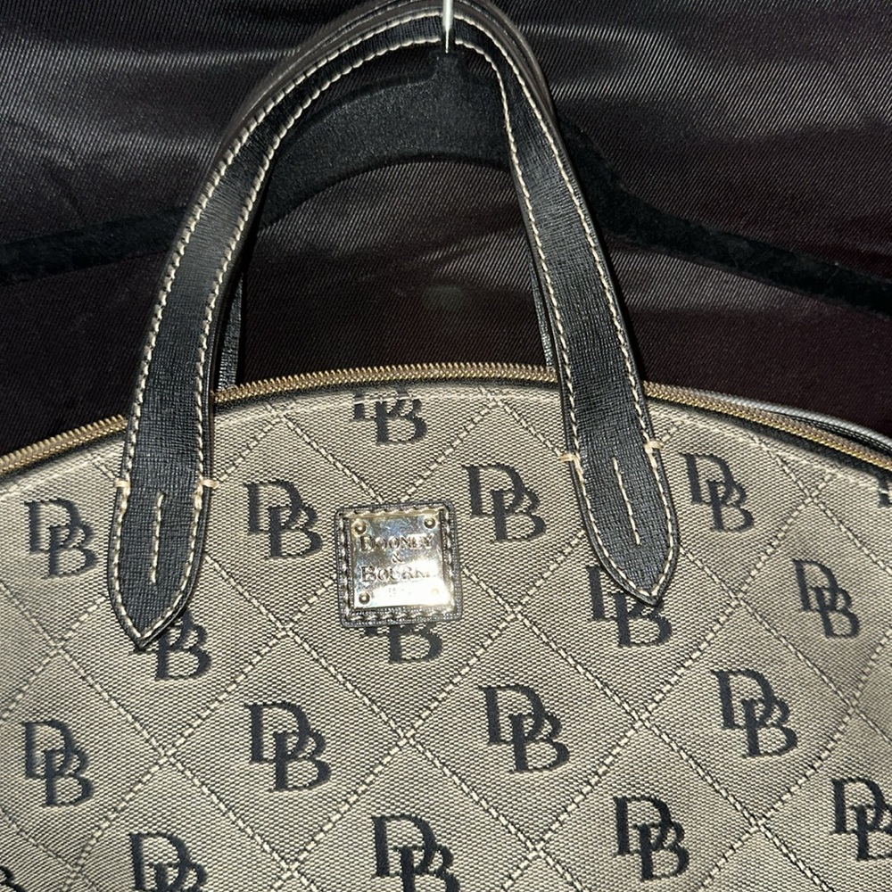 Dooney and Bourke handbag - Picture 4 of 10
